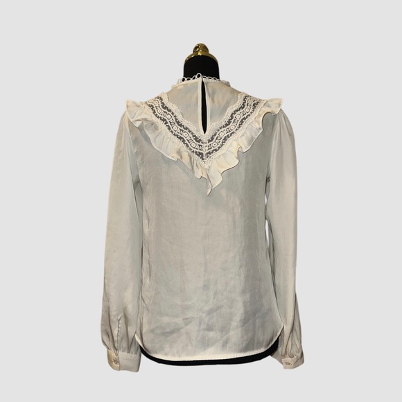 Ivory Lace Blouse - Picture 3 of 4